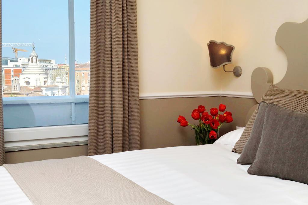 Colosseum Terrace Suite โรม ภายนอก รูปภาพ