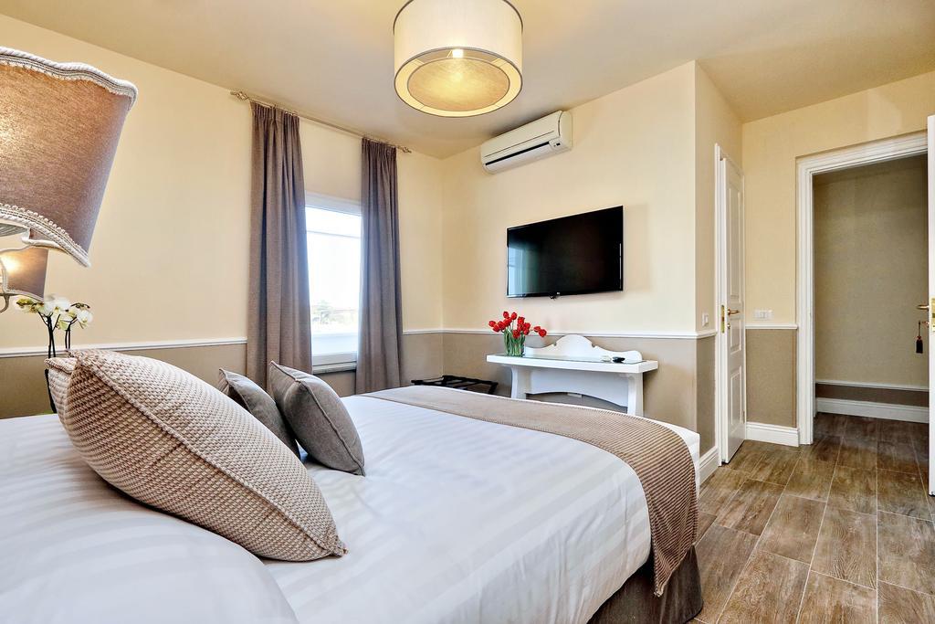 Colosseum Terrace Suite โรม ภายนอก รูปภาพ