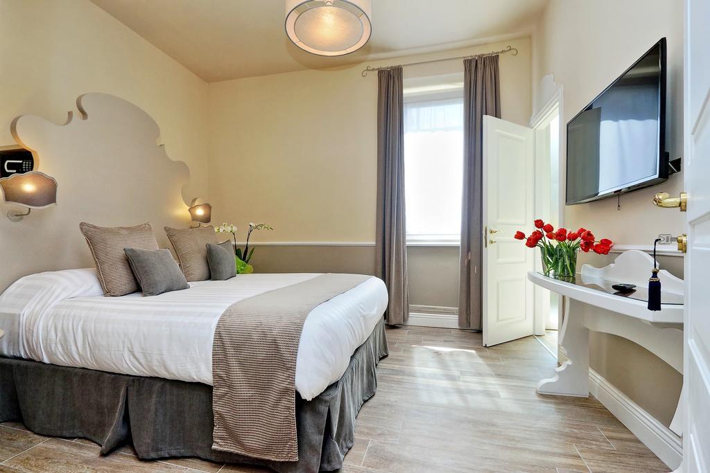 Colosseum Terrace Suite โรม ภายนอก รูปภาพ