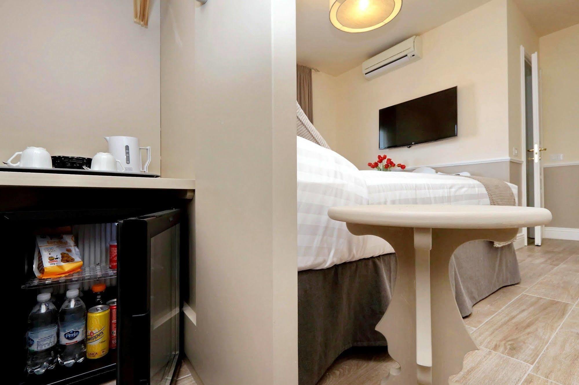 Colosseum Terrace Suite โรม ภายนอก รูปภาพ