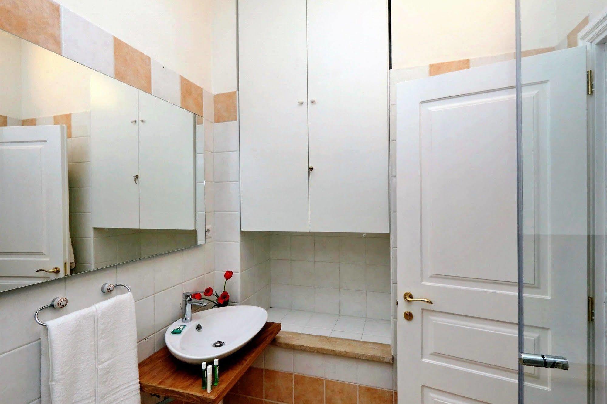 Colosseum Terrace Suite โรม ภายนอก รูปภาพ