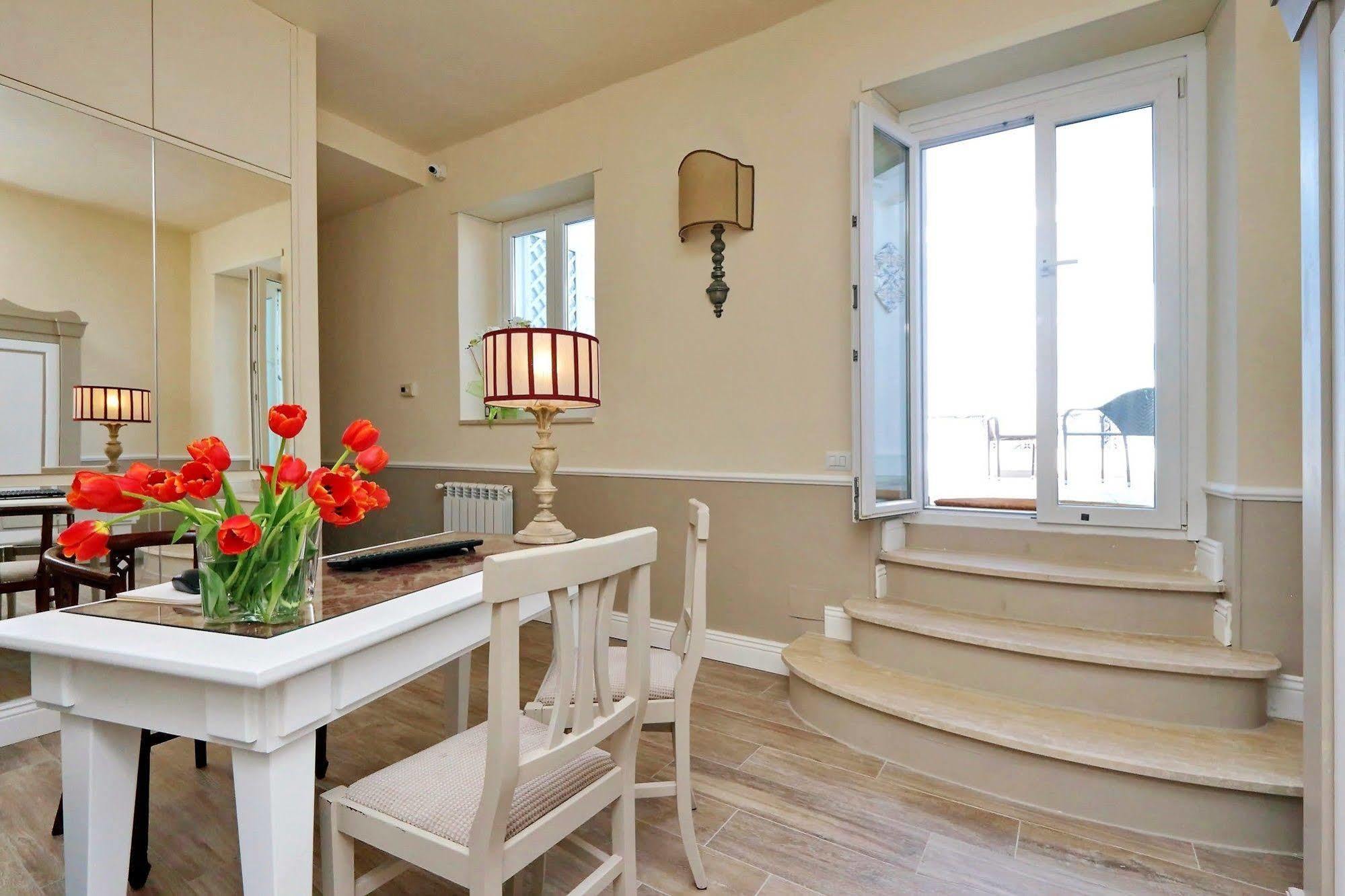 Colosseum Terrace Suite โรม ภายนอก รูปภาพ