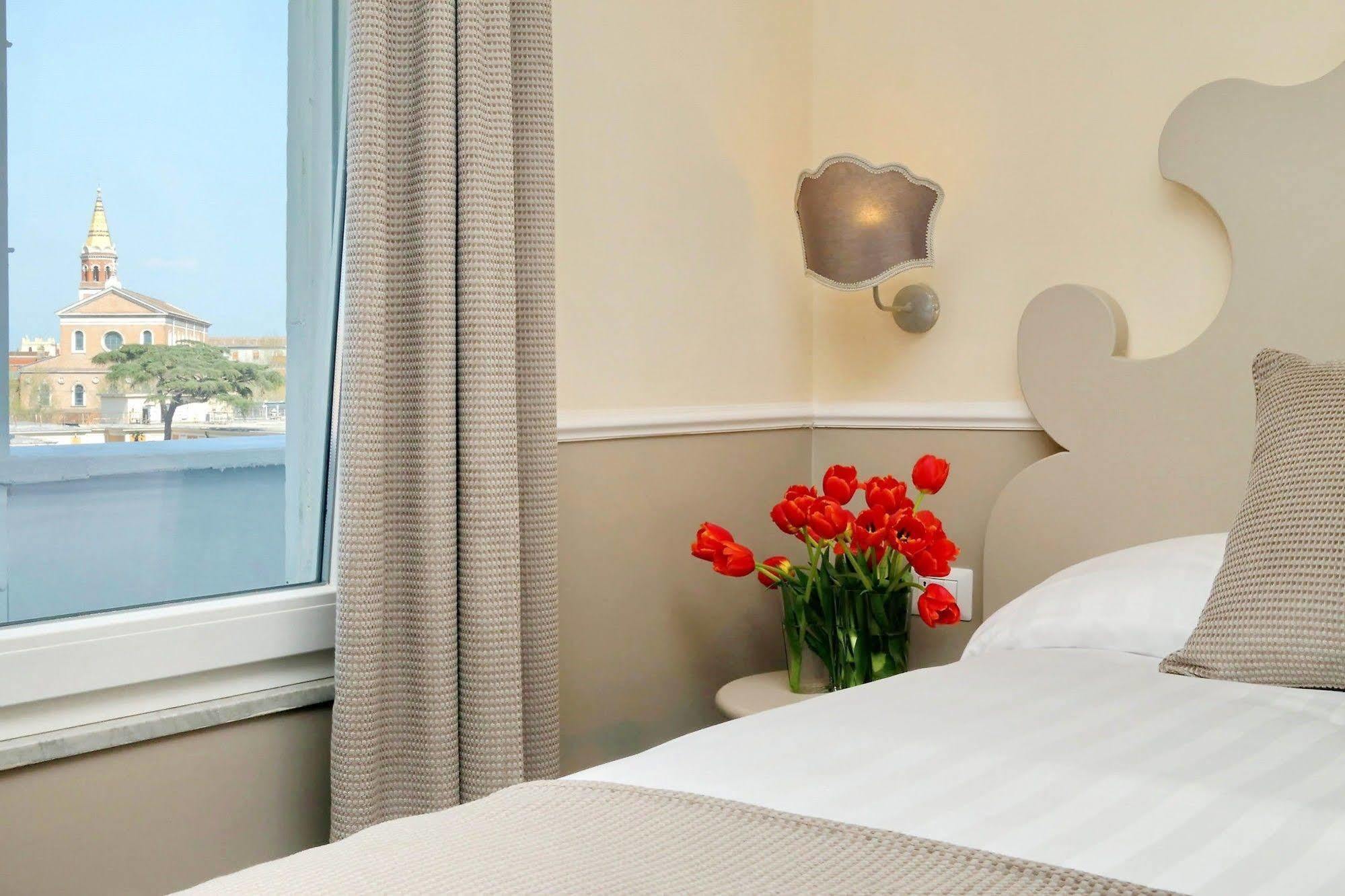Colosseum Terrace Suite โรม ภายนอก รูปภาพ