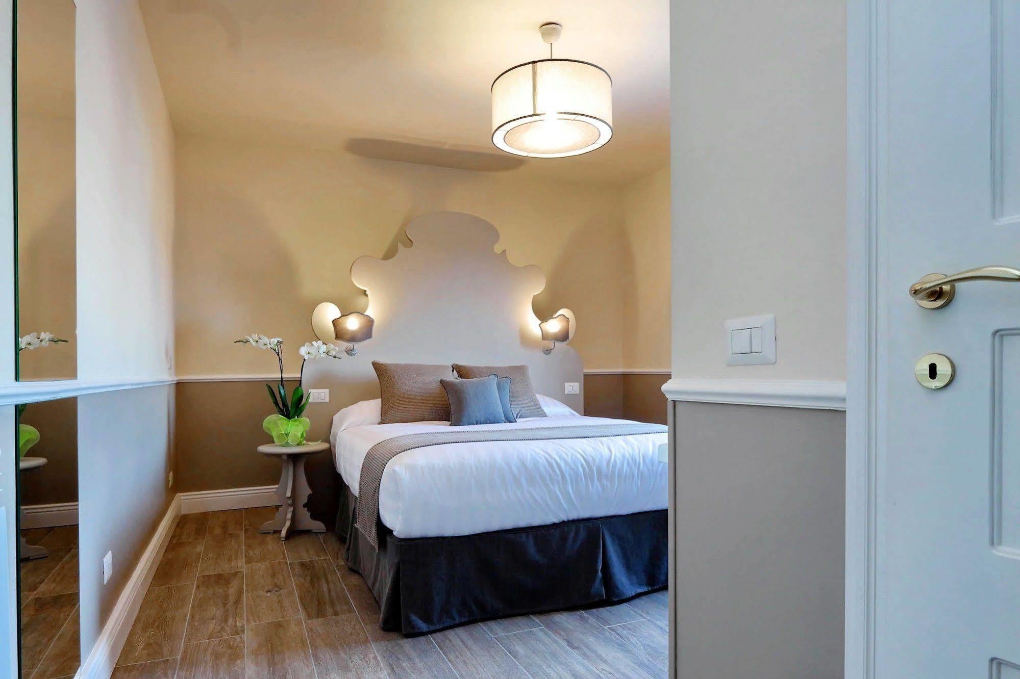 Colosseum Terrace Suite โรม ภายนอก รูปภาพ