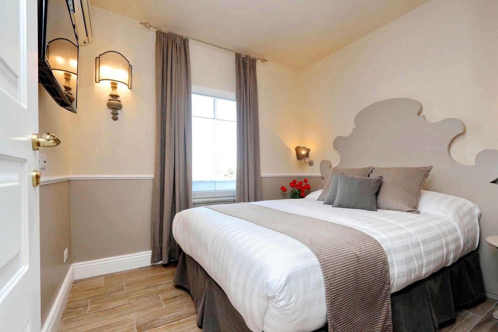 Colosseum Terrace Suite โรม ภายนอก รูปภาพ