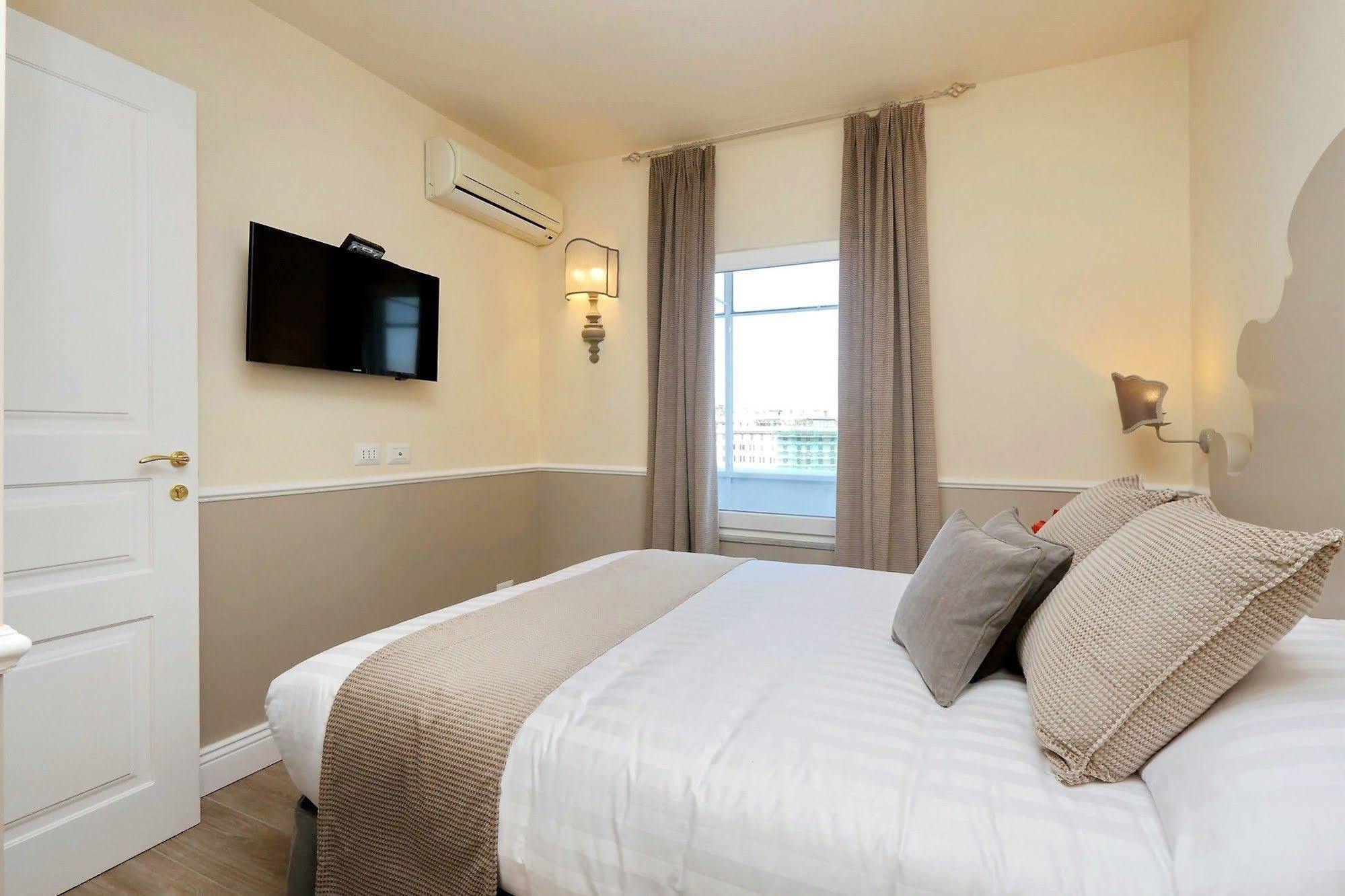 Colosseum Terrace Suite โรม ภายนอก รูปภาพ